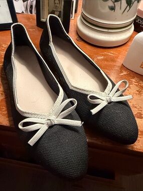 Soft/Stretchy Black Ballet Flats with Cream Trim and Bow - Comfortable Slip-On